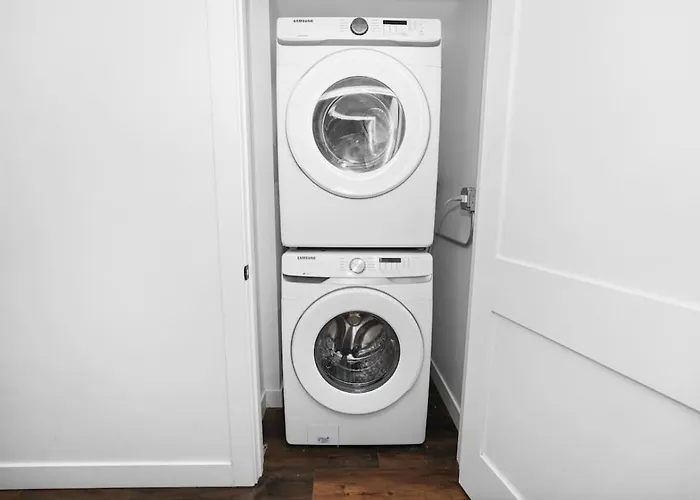 Spacious 4br Near Mccormick Place & Chinatown Апартаменты Чикаго