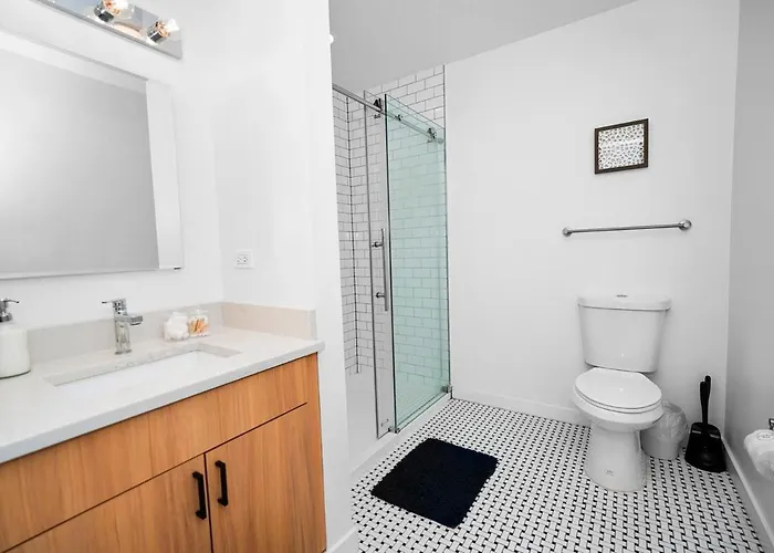 Апартаменты Spacious 4br Near Mccormick Place & Chinatown *