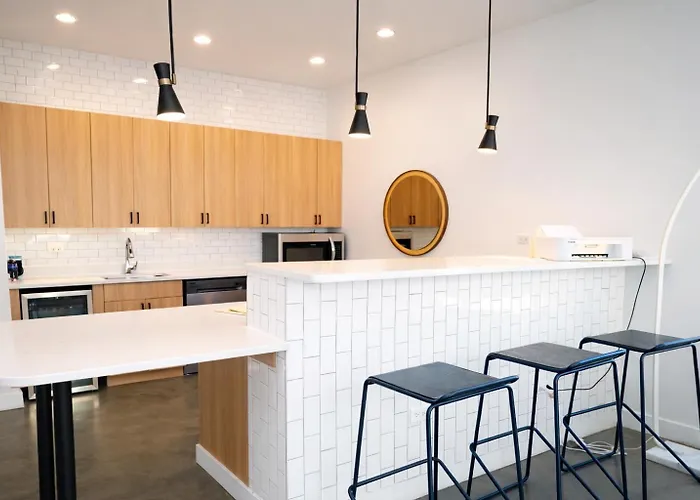 Spacious 4br Near Mccormick Place & Chinatown Апартаменты *