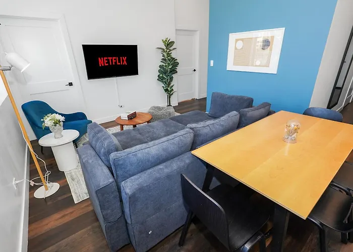 Spacious 4br Near Mccormick Place & Chinatown Апартаменты *