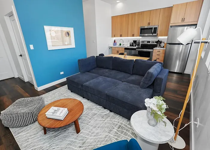 Spacious 4br Near Mccormick Place & Chinatown Апартаменты Чикаго