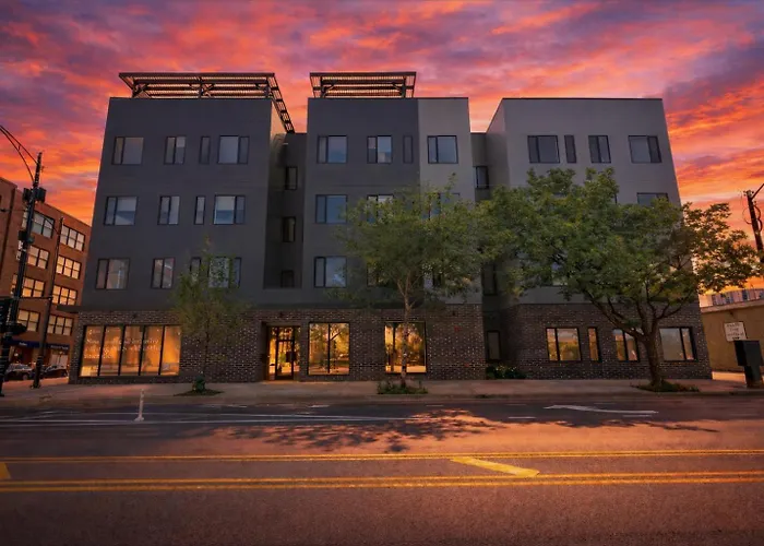 Апартаменты Spacious 4br Near Mccormick Place & Chinatown *